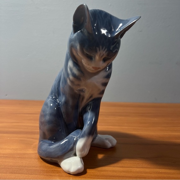Vintage Royal Copenhagen Porcelain Grey Tabby Cat Figurine #340 Denmark 7.25”